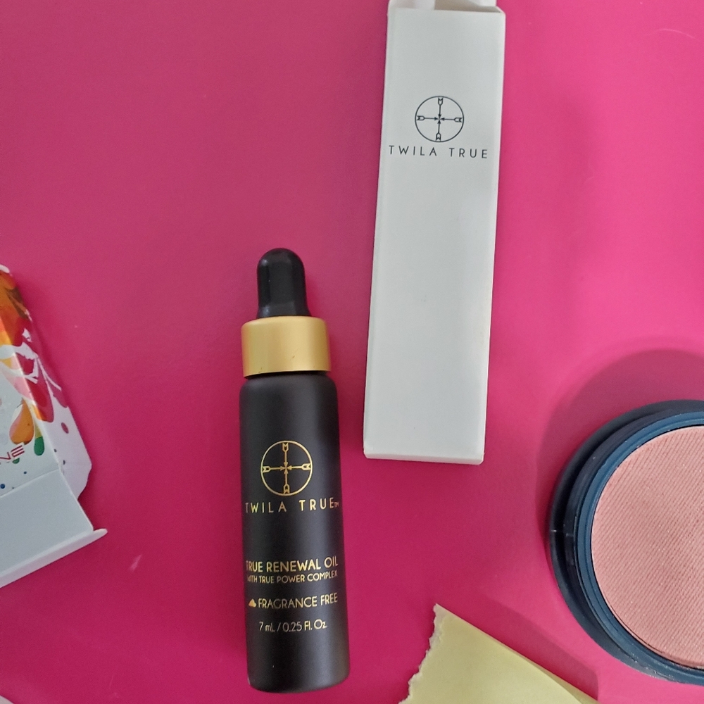 💖Host Pick💖: Trestique, Glam Glow, Wander, Farah - Picture 3 of 5